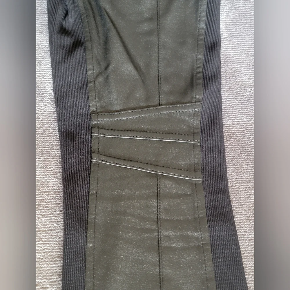 BCBGMaxAzria "Khalin" Women's Sz XS Black Leggings with Zipper Detail LIKE NEW - Picture 11 of 16